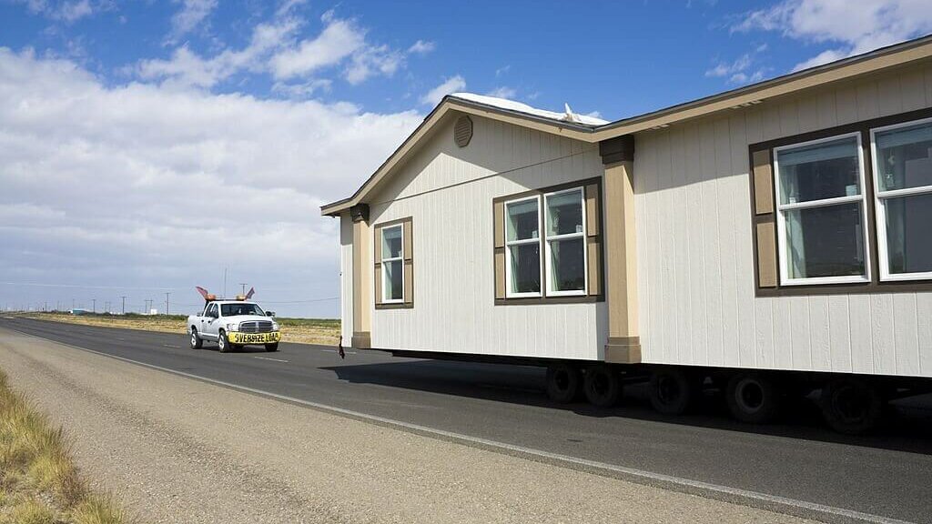 How-much-does-it-cost-to-move-a-manufactured-home